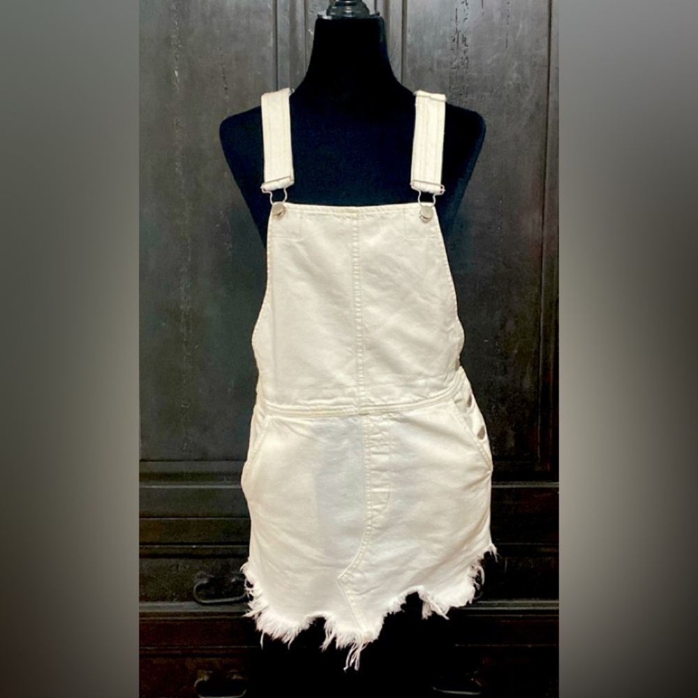 Free People Off white/ cream Crossback Skirtall - size medium (W2)